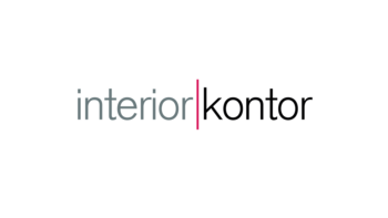 Ein minimalistisches Design mit dem Wort 'interior' in einer sanften Graufarbe und 'kontor' in kräftigem Schwarz.