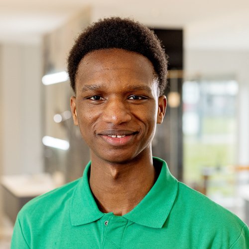 Mitarbeiterportrait von Idrissa Nala bei Heinz Tesch Sylt