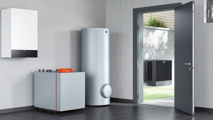 Eine installierte Wärmepumpe der Firma Vissmann